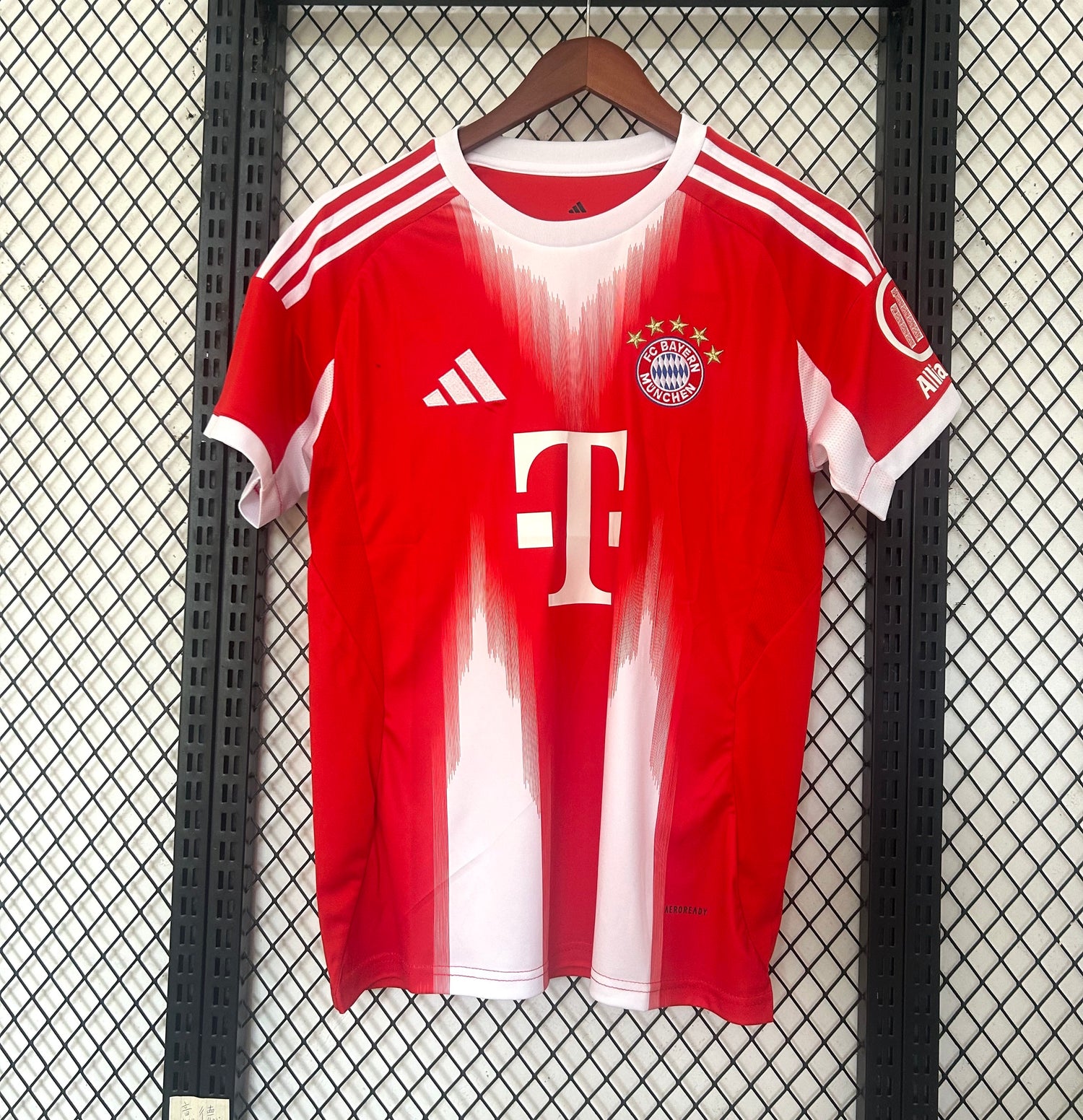 Bayern München Heimtrikot 2025/2026 – Offiziell
