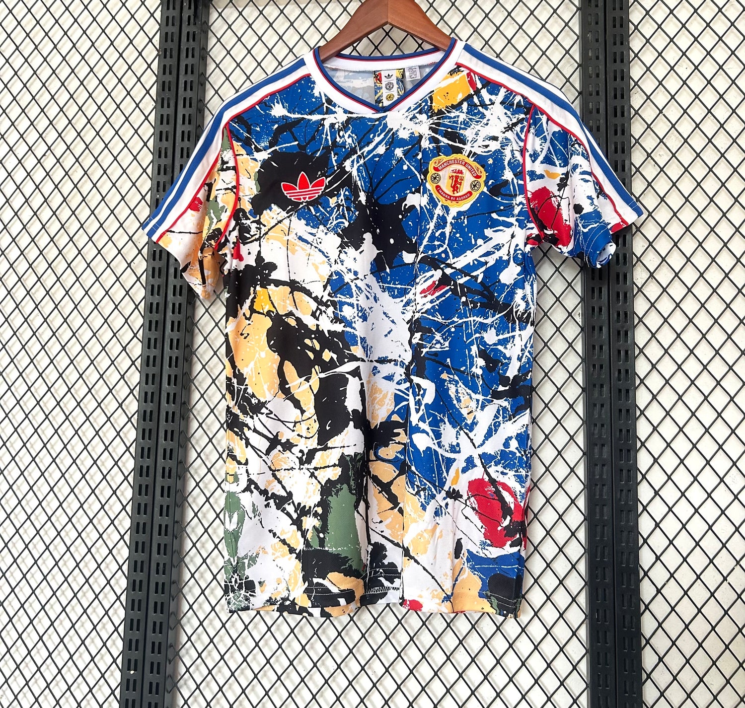 Konzepttrikot – Manchester United x Olive & Tom (Anime-Edition)