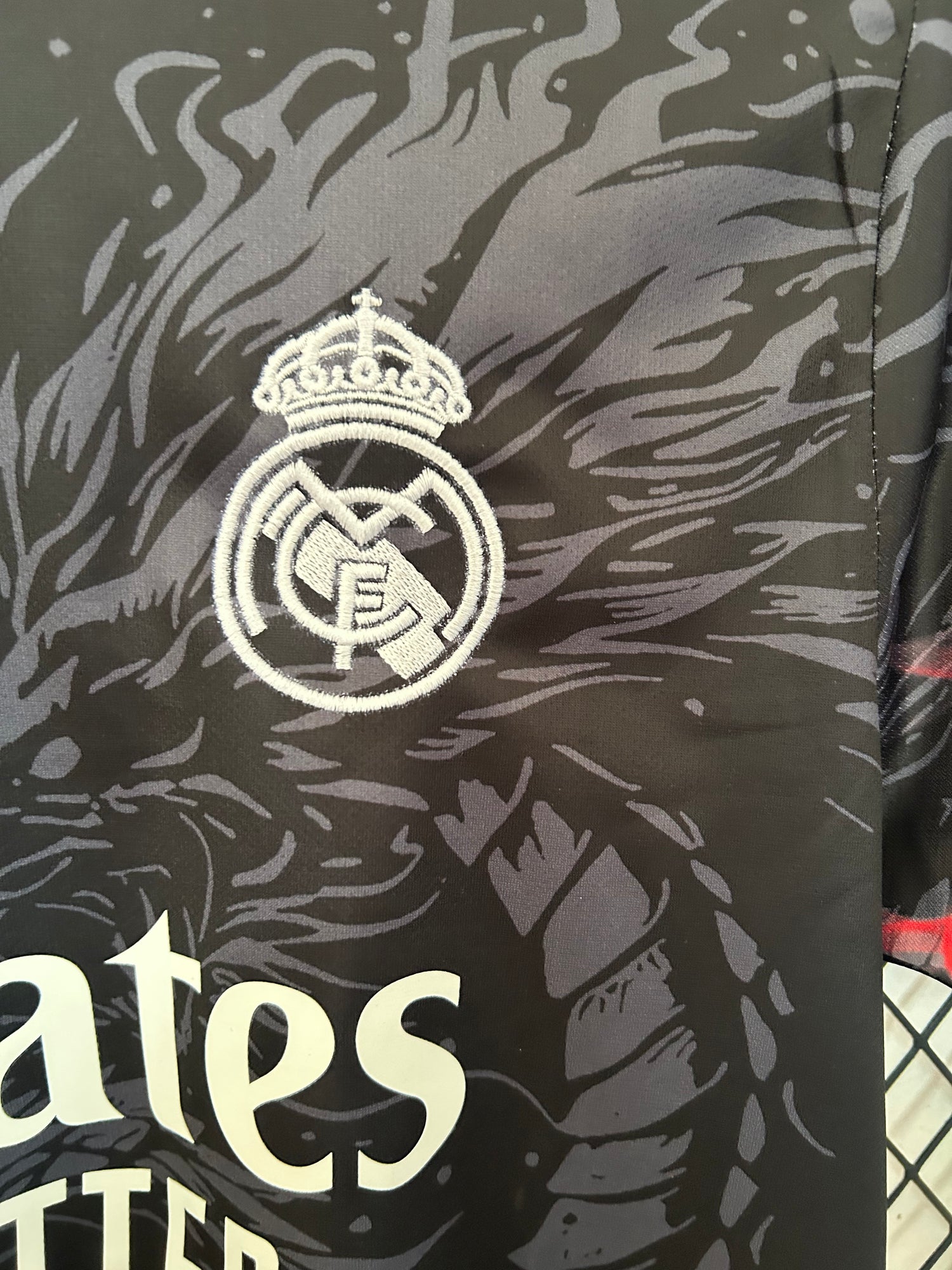 Real Madrid Konzepttrikot – Legendäre Drachen-Edition ⚪🐉