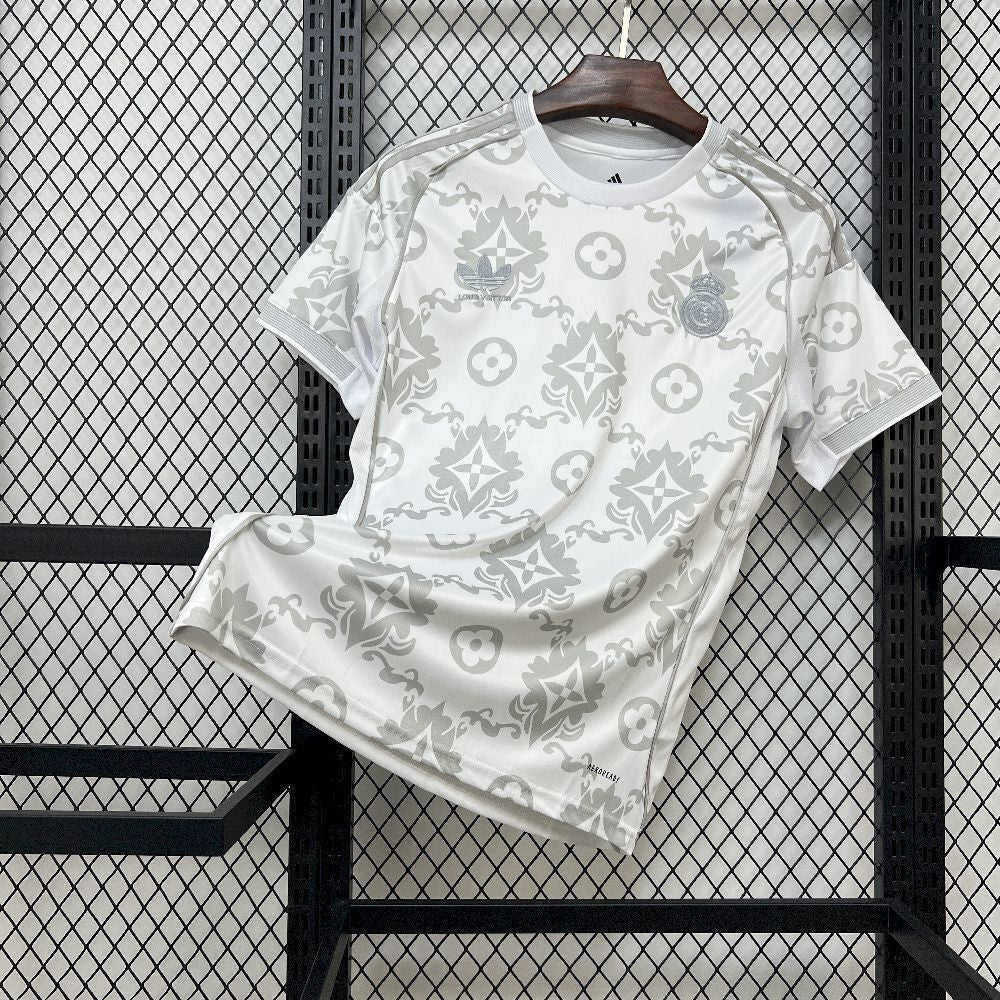 Real Madrid Konzepttrikot – Silberne Edition