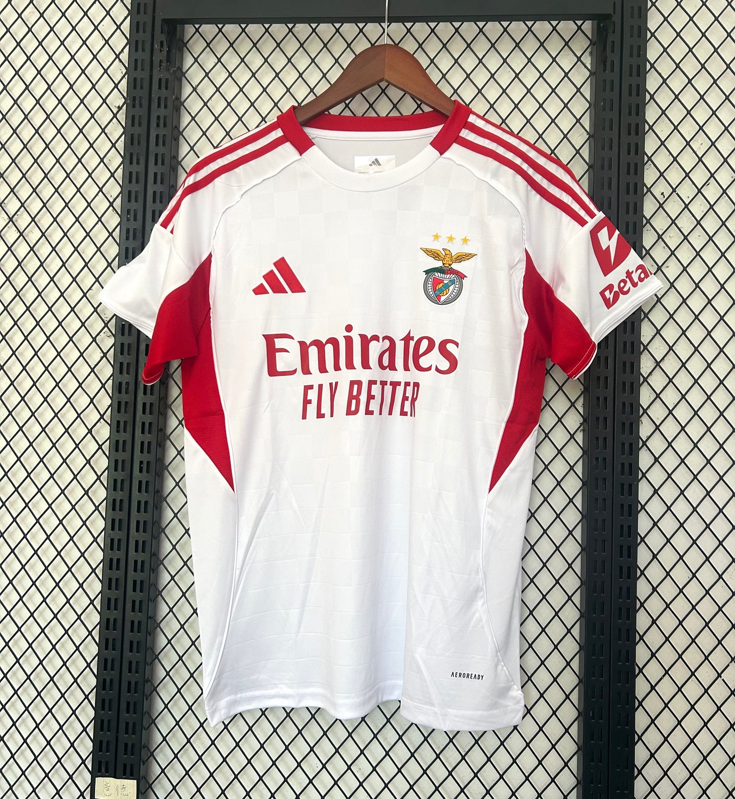 ⚪🔴 Auswärtstrikot 2025/26 – SL Benfica