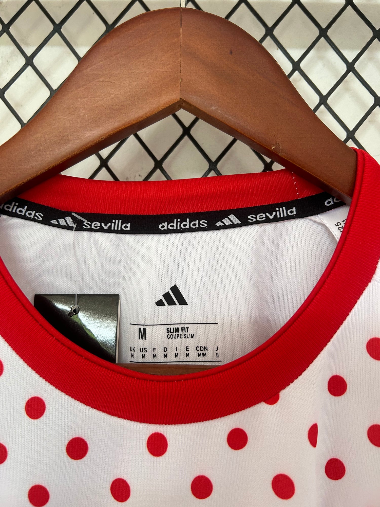 ⚪🔴 Heimtrikot 2025/26 – FC Sevilla