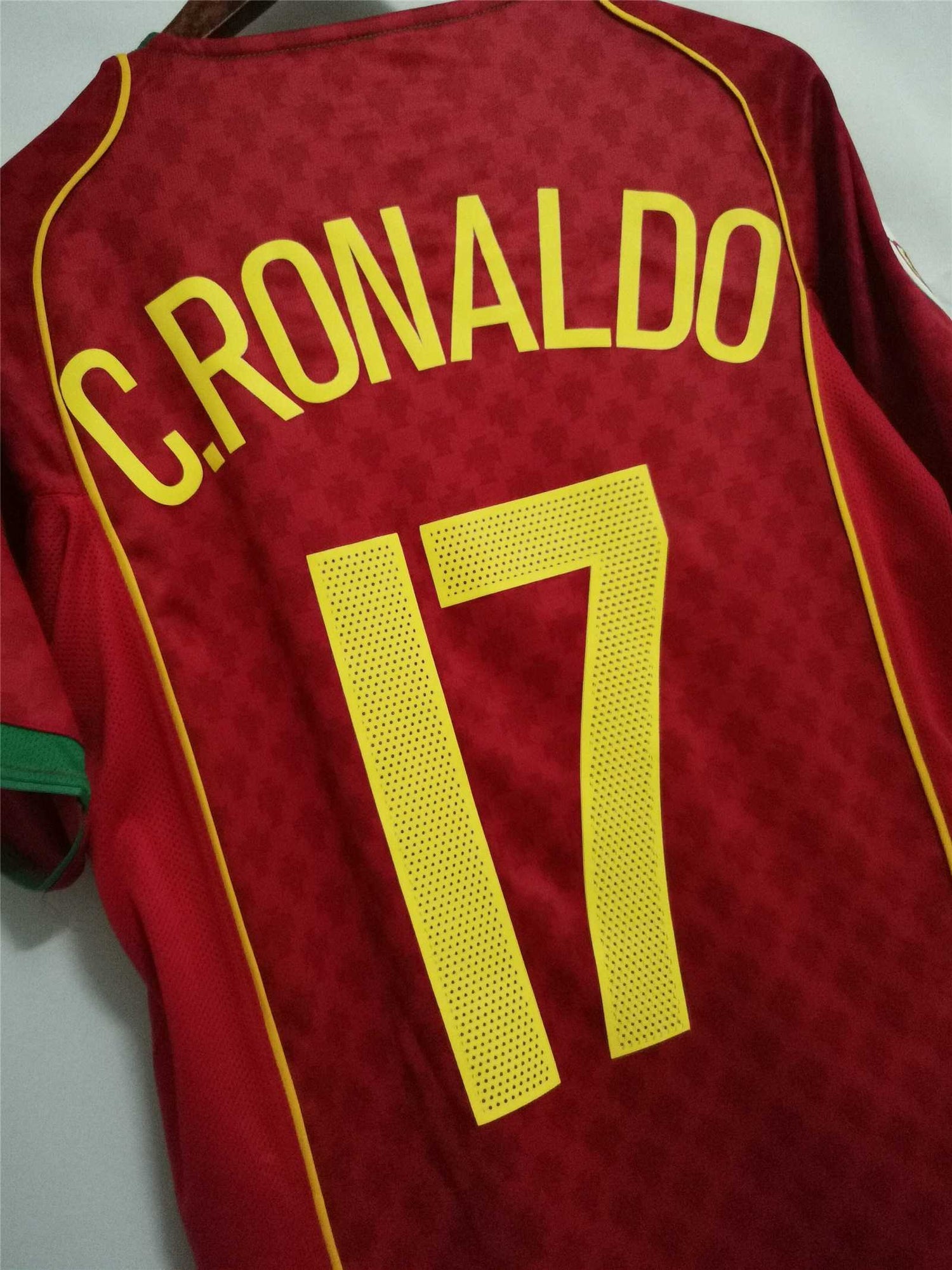 Maillot domicile Portugal 2004 – Crisitiano Ronaldo 17